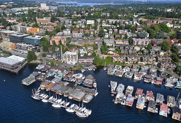 Houseboats in Lake Union, Seattle, WA. Photo: Scott Hess (CC BY-NC 2.0) https://www.flickr.com/photos/scotthessphoto/19926493186