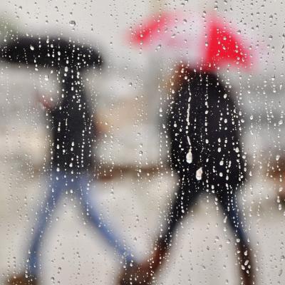 Raindrops on a cafe window.  Photo: Jim Culp (CC BY-NC-ND 2.0) https://www.flickr.com/photos/jimculp/7140363701