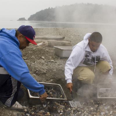 2013 Swinomish Tribe clam bake. Photo: Copyright Northwest Treaty Tribes https://www.flickr.com/photos/nwifc/9517621153