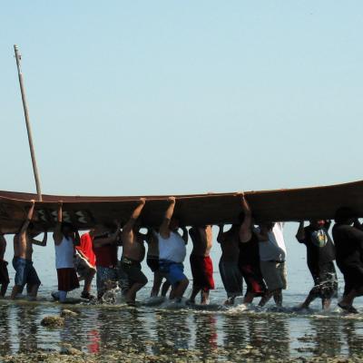 Coast Salish Canoe Journey 2009 landing in Pillar Point; photo by Carol Reiss, USGS