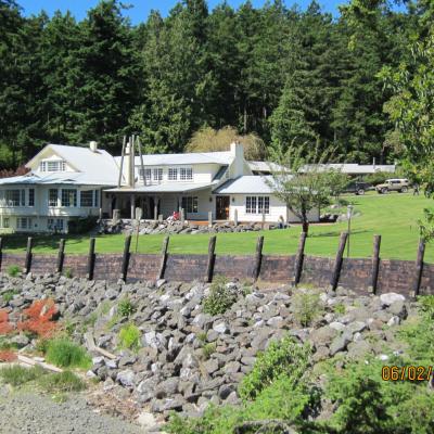 The Vechey residence and bulkead (circa 2013) before the restoration project. Photo courtesy: John Vechey