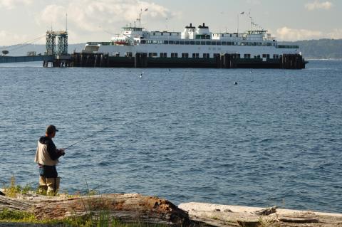 Salmon fishing at Fauntleroy. Photo: Washington State Dept of Transportation (CC BY-NC-ND 2.0) www.flickr.com/photos/wsdot/3999467495