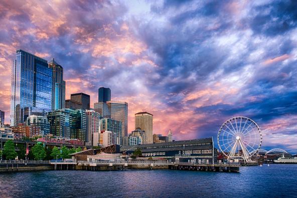Seattle's central waterfront at sunset. Photo: Michael Matti (CC BY-NC 2.0) https://www.flickr.com/photos/michaelmattiphotography/9090323308/